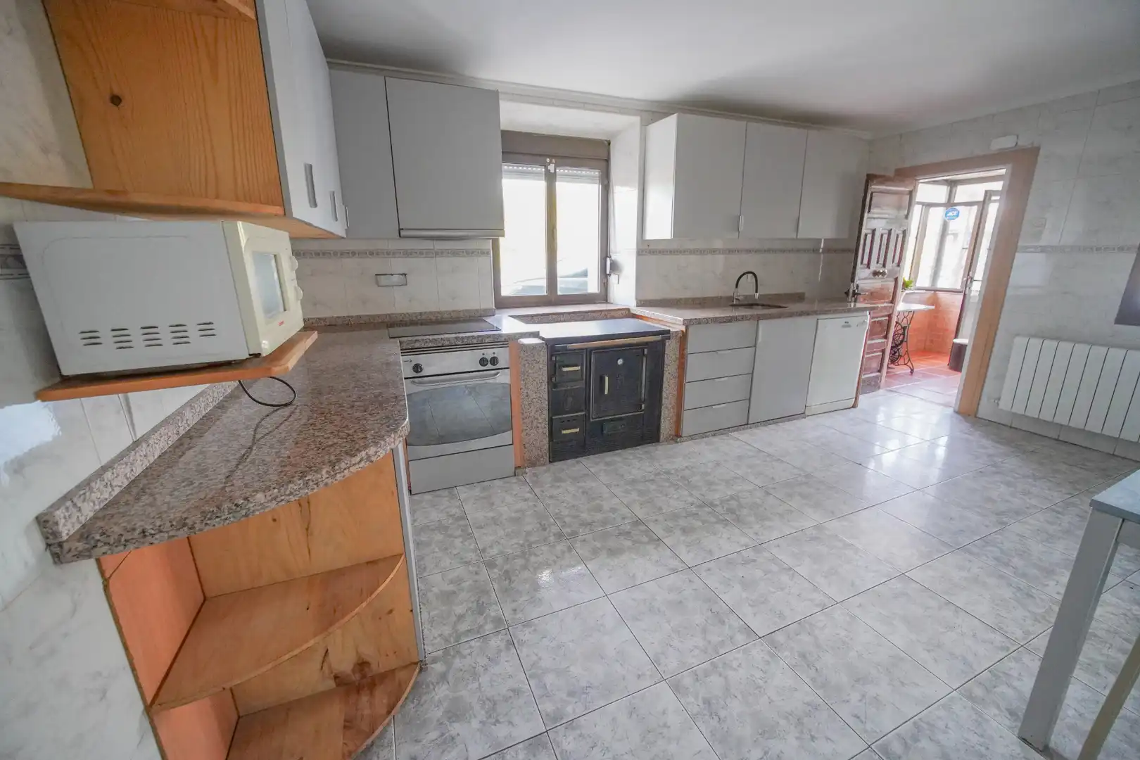 Kitchen of Houses for sale in Oviedo   with Heating, Private garden and Terrace