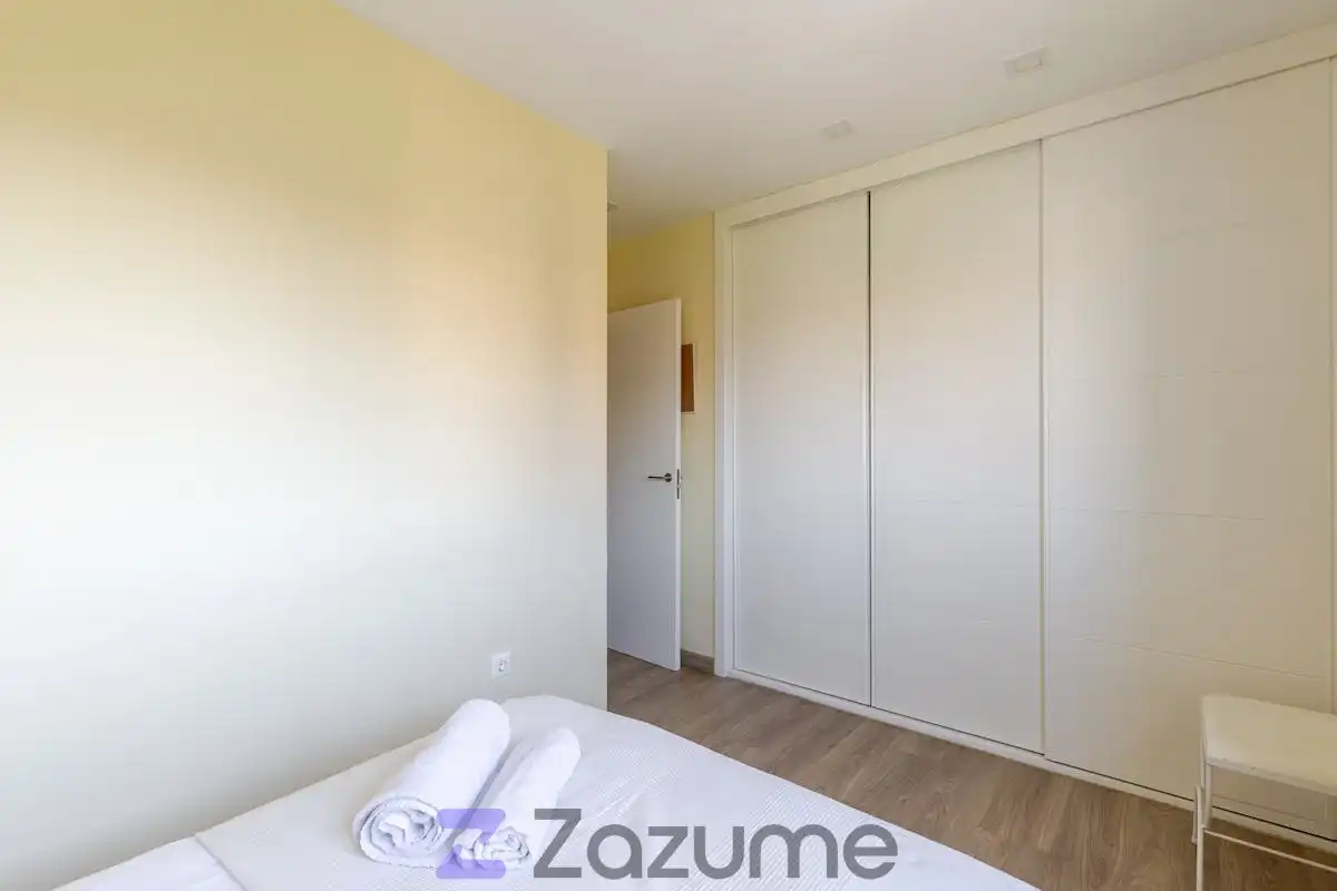 Bedroom of Flat for rent in Madrid  with Air Conditioner, Heating and Furnished