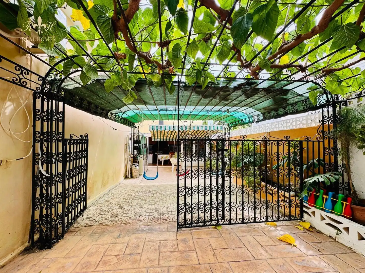 Terrasse von Einfamilien-Reihenhaus zum Verkauf in L'Alfàs del Pi mit Klimaanlage, Terrasse und Schwimmbad