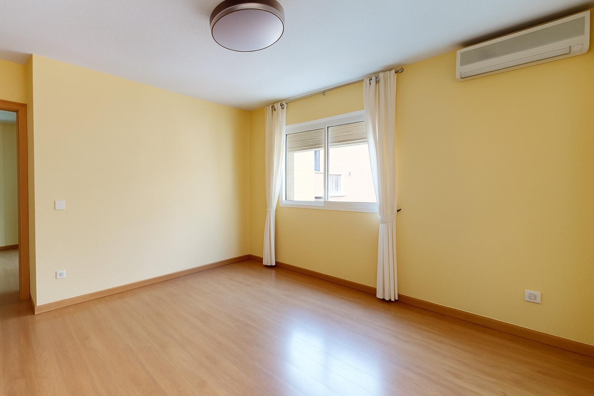 Bedroom of Flat for sale in  Madrid Capital  with Air Conditioner, Heating and Terrace