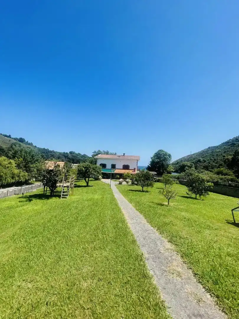 Jardín de Casa o chalet en venta en Castro-Urdiales con Balcón