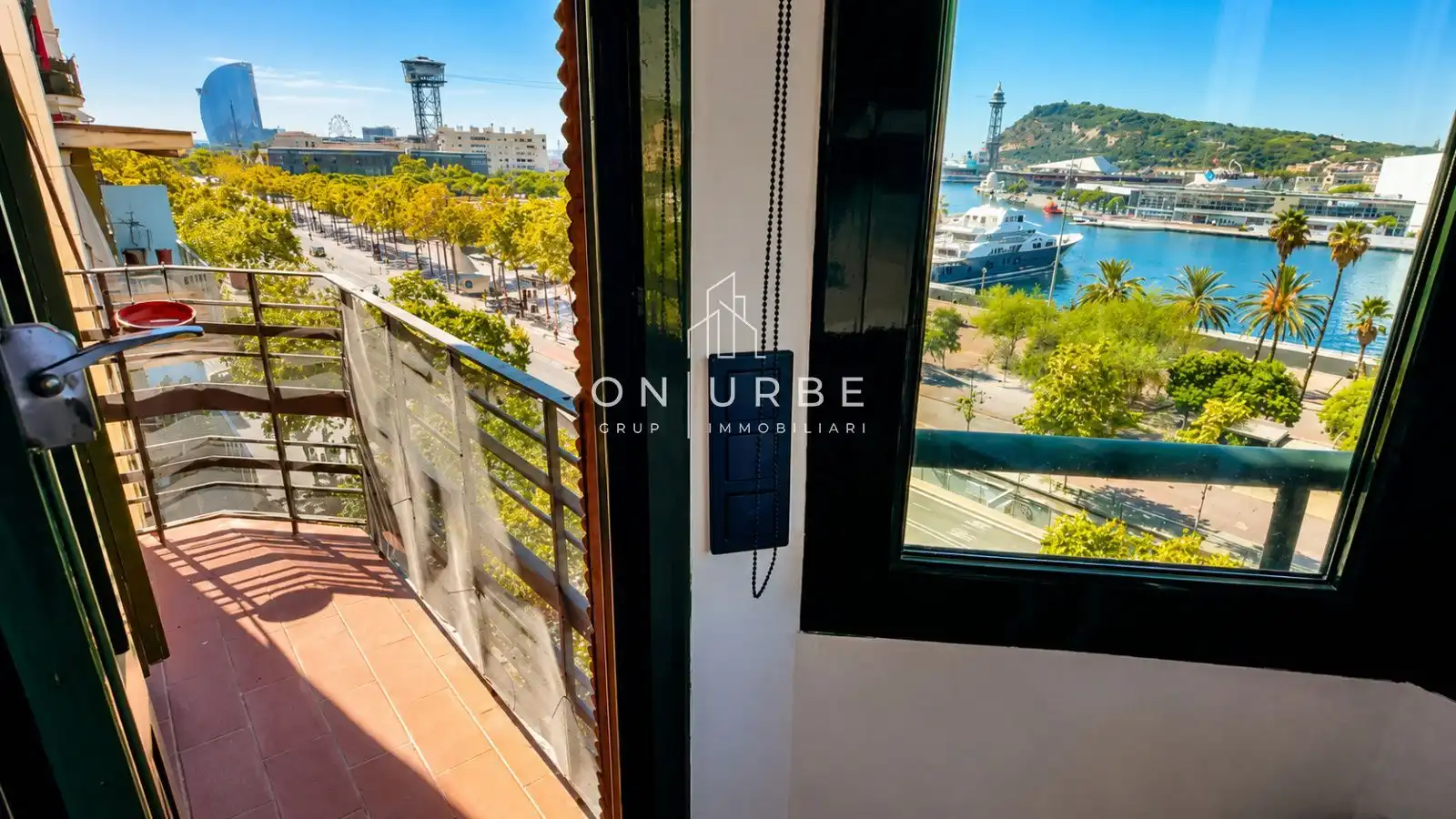 Piso con terraza en venta en Joan de Borbo Comte Barce, imagen 2