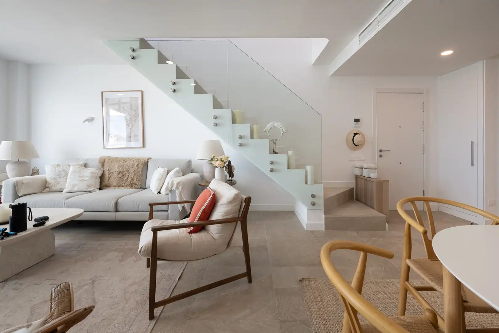 Sala de estar de Ático en venta en Estepona con Aire acondicionado, Terraza y Piscina