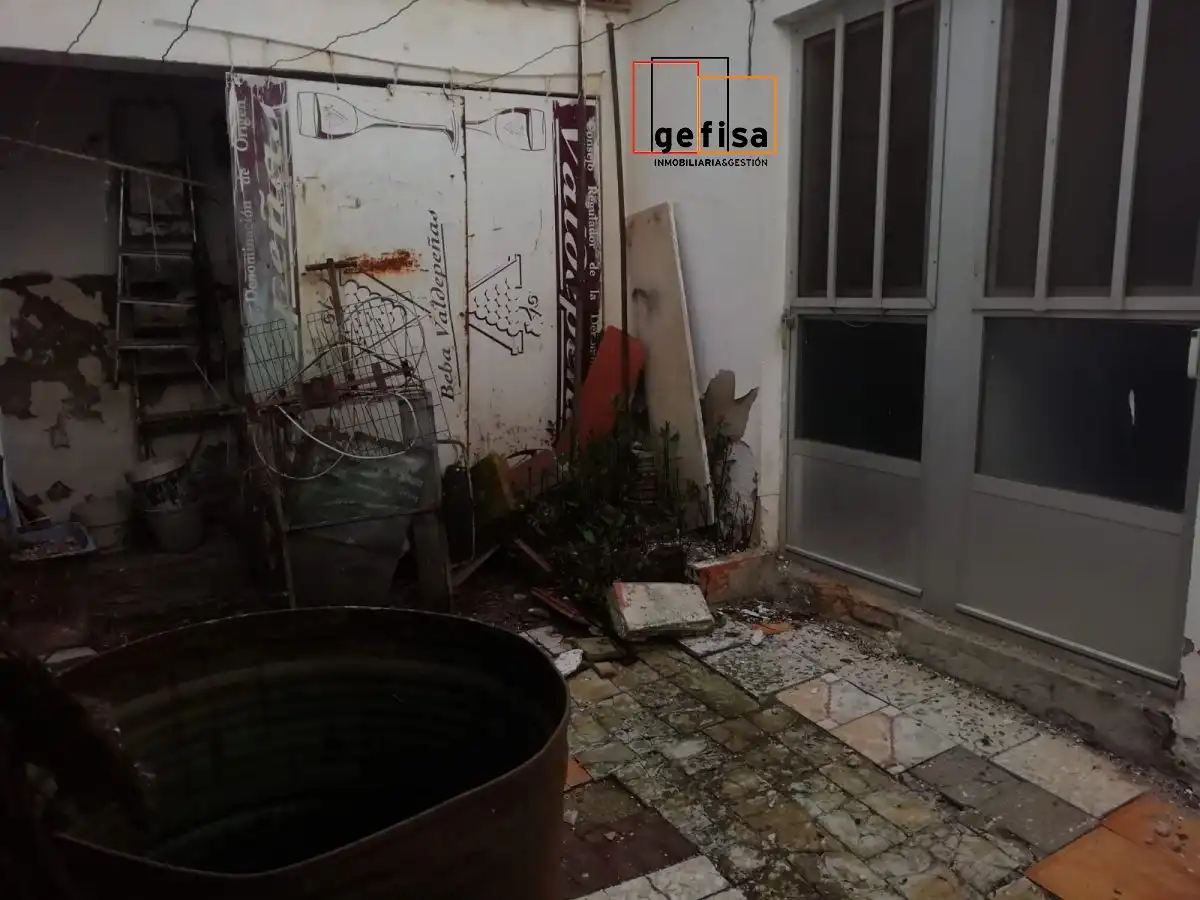 Casa o xalet en venda en Valdepeñas amb Traster i Balcó