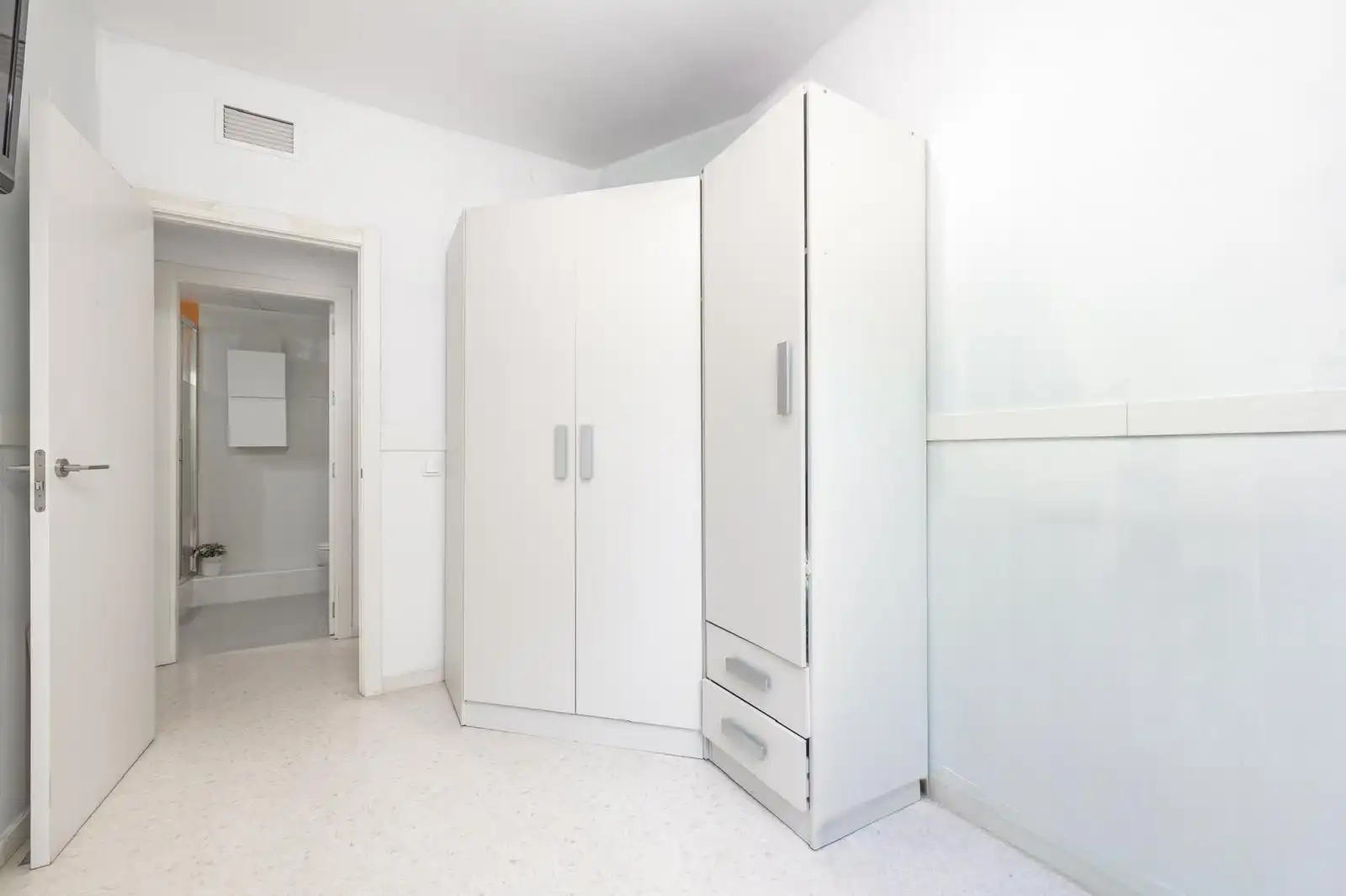 Habitación de Piso en venta en Sevilla con Aire acondicionado, Calefacción y Trastero