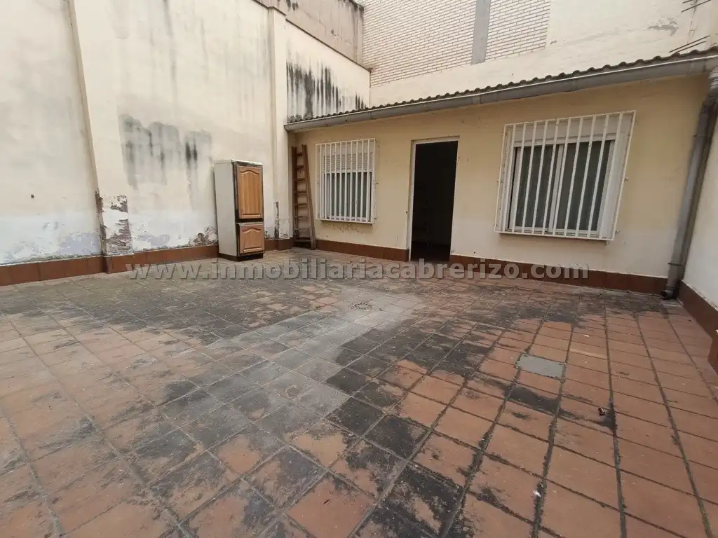Vista exterior de Local en venta en  Logroño con Aire acondicionado, Calefacción y Terraza