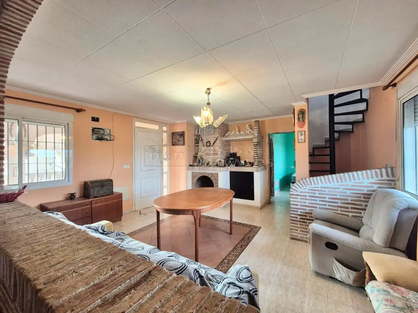 Sala d'estar de Casa o xalet en venda en Orihuela amb Jardí privat, Terrassa i Piscina