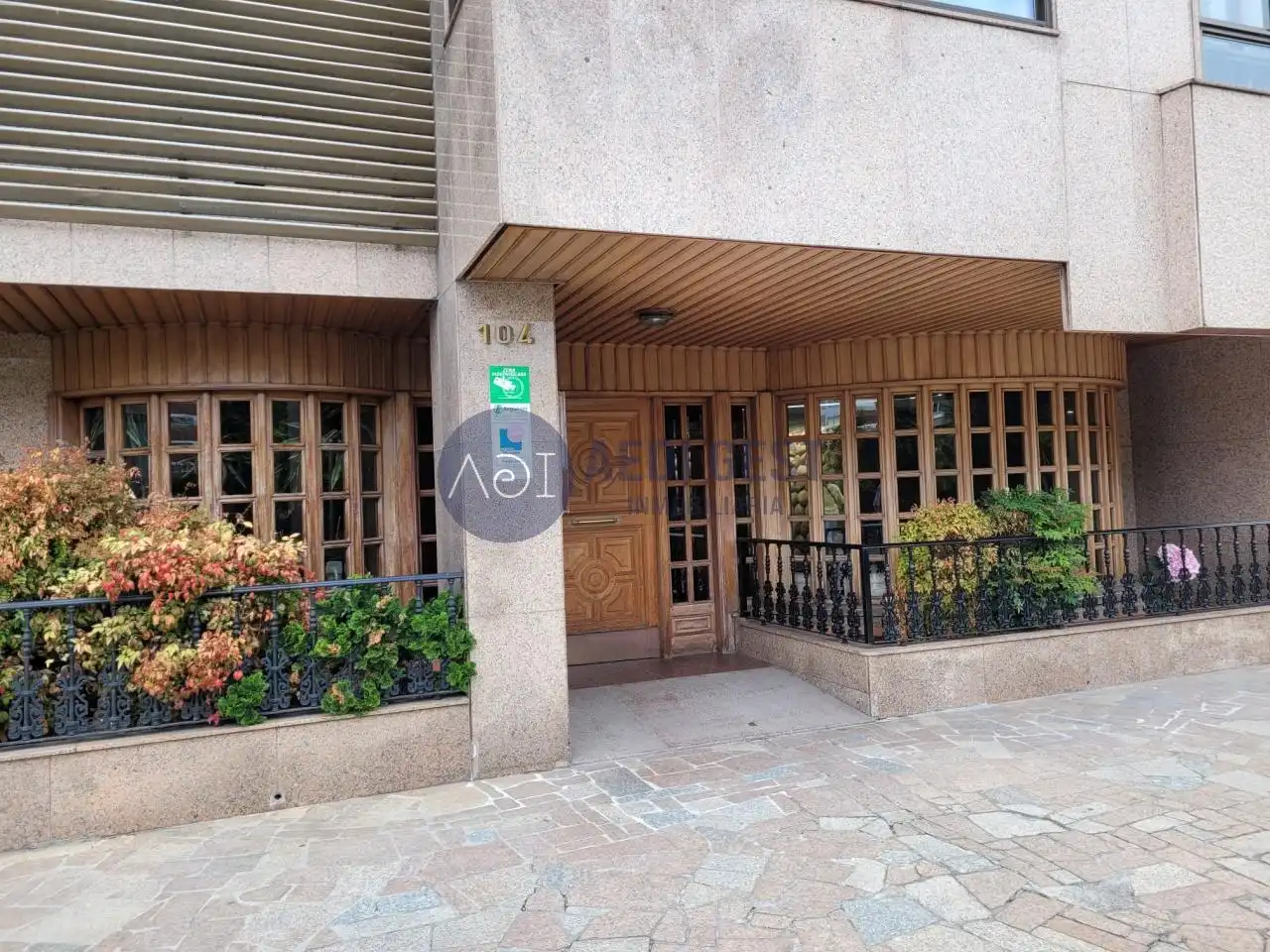 Vista exterior de Pis en venda en Vigo  amb Calefacció, Parquet i Terrassa