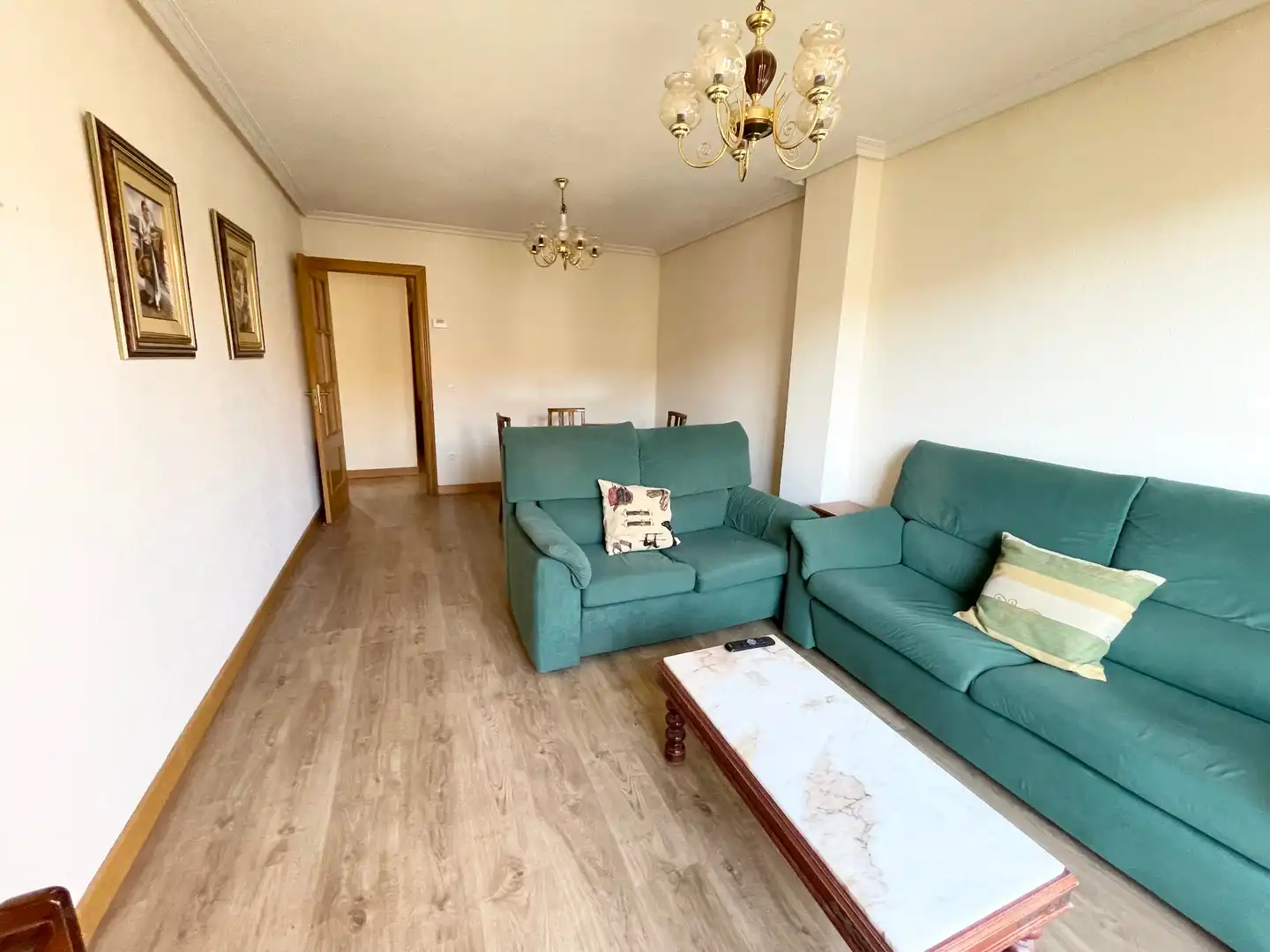 Living room of Flat for rent in Salamanca  with Heating, Parquet flooring and Furnished