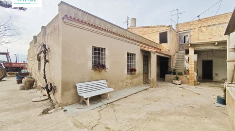 Casa con finca y varias edificaciones en venta en l'Aldea