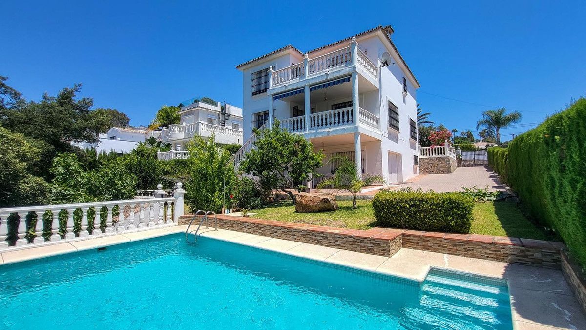 Vista exterior de Casa o chalet en venta en Marbella con Jardín privado, Terraza y Trastero