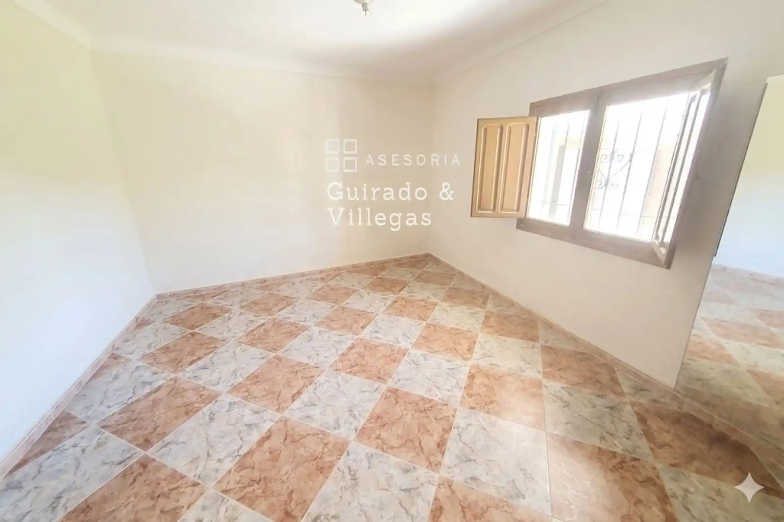 Bedroom of Detached homes for sale in Fines  with Storage room and Balcony