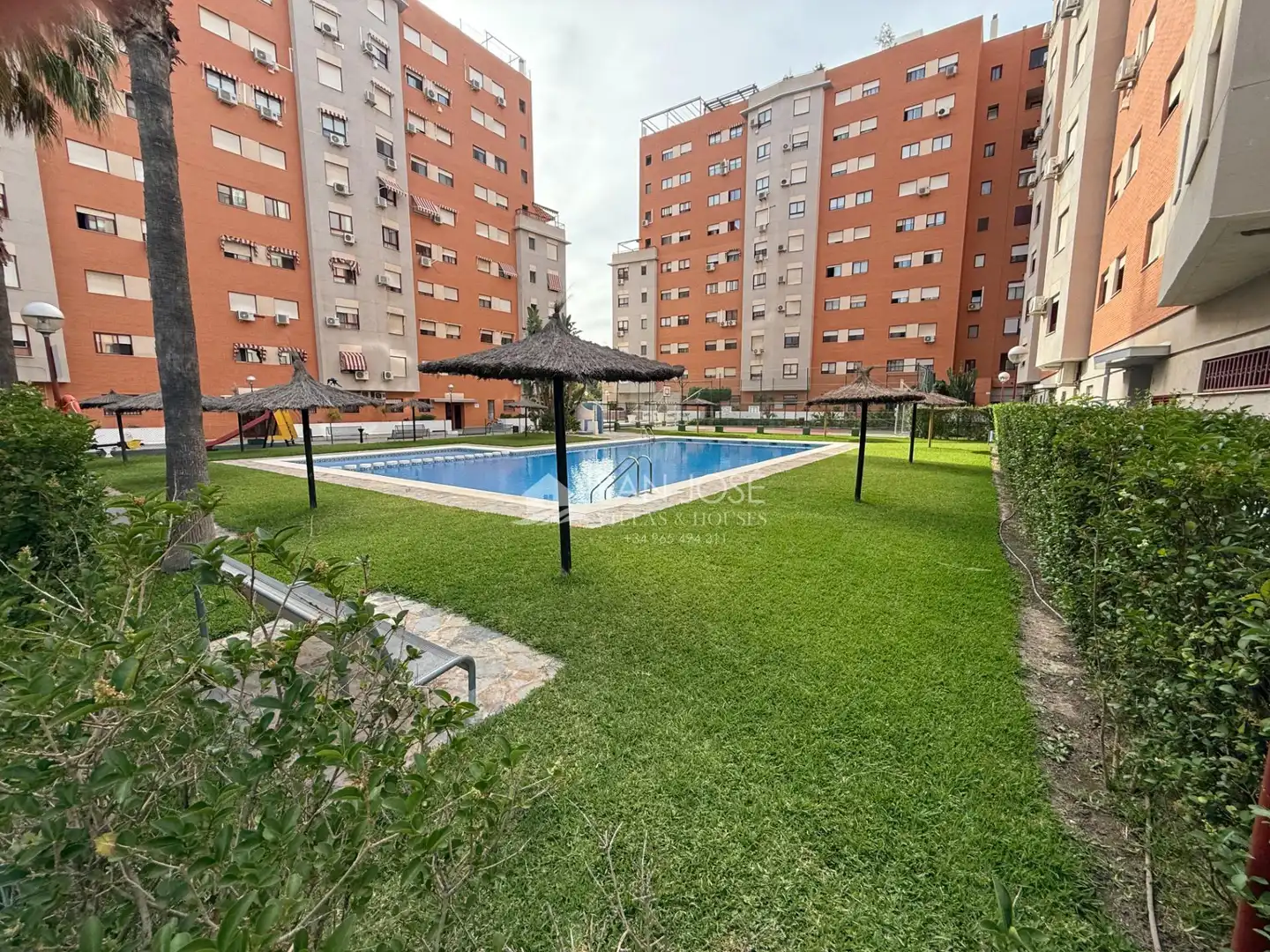 Pis amb terrassa en venda a Playa de San Juan - El Cabo de las Huertas