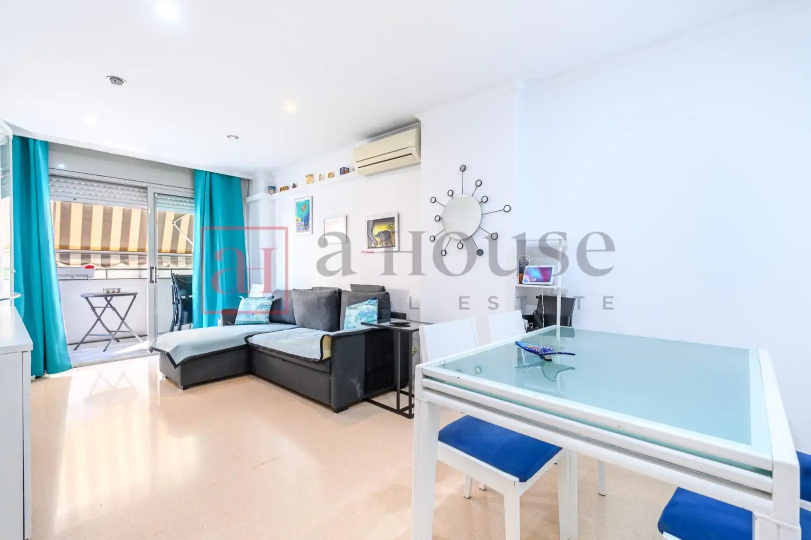 Exterior view of Flat for sale in Barcelona  with Air Conditioner, Heating and Terrace
