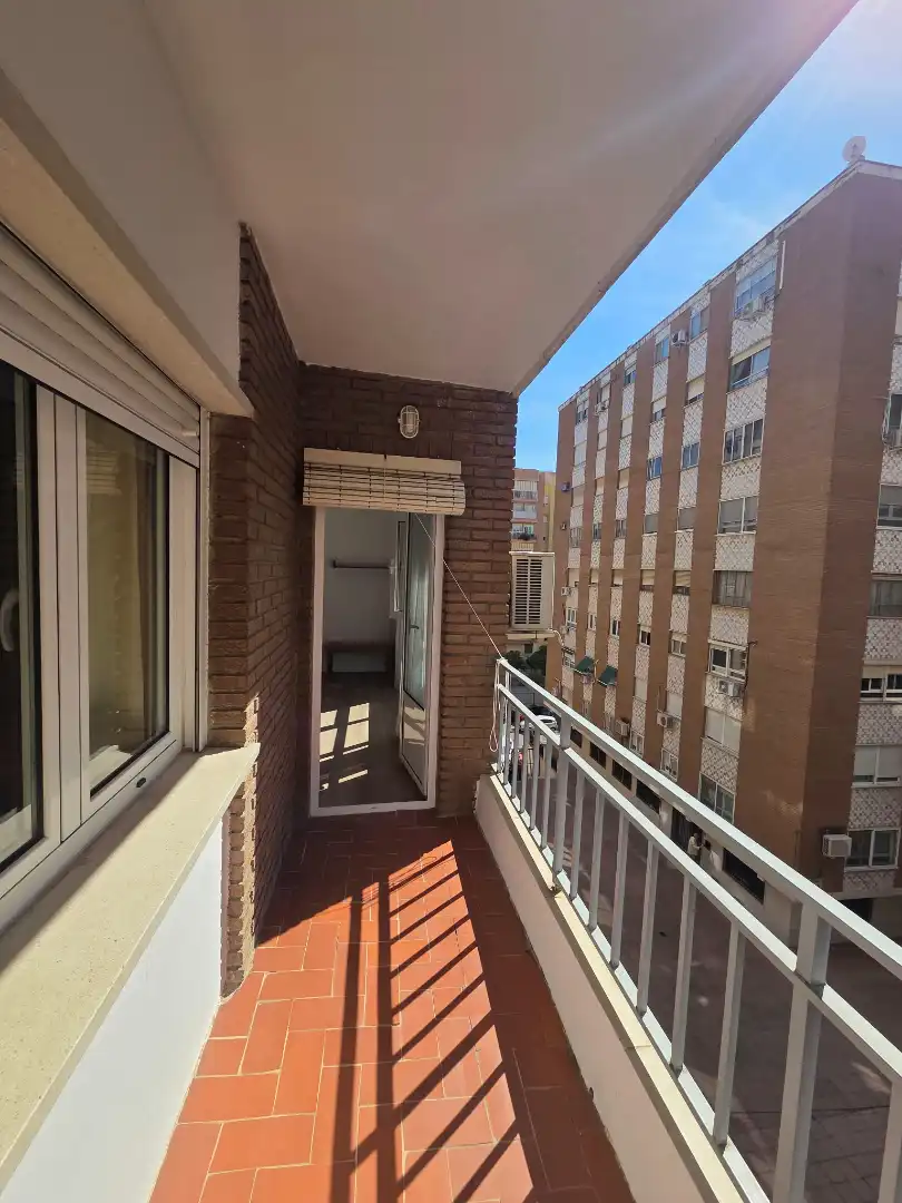 Piso con ascensor en alquiler en Calle Agustina de Aragón, imagen 2