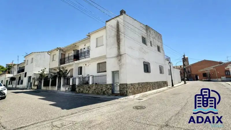 Vista exterior de Casa adosada en venta en Huecas con Calefacción y Balcón