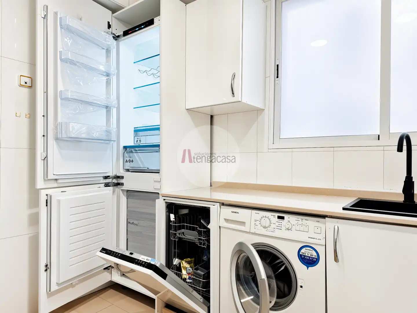 Kitchen of Flat for rent in Madrid  with Air Conditioner, Heating and Oven