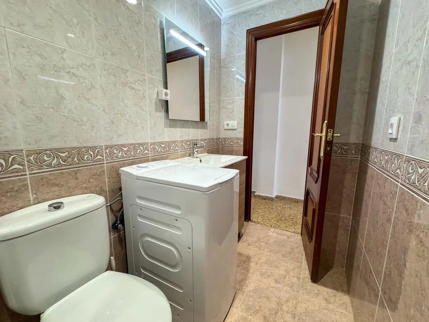 Baño de Piso de alquiler en Catarroja con Aire acondicionado y Trastero