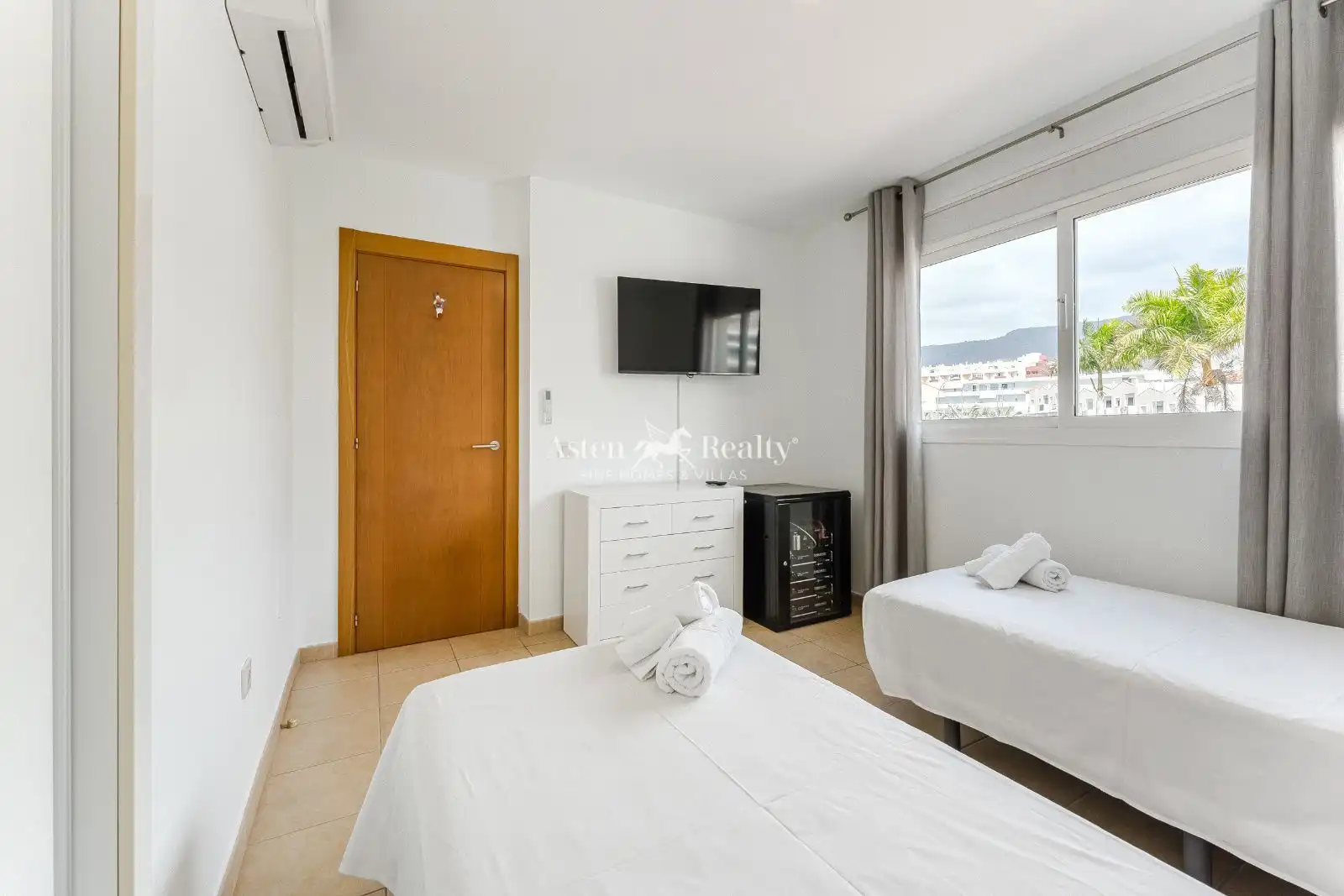 Habitación de Local en venta en Adeje con Aire acondicionado, Amueblado y Internet