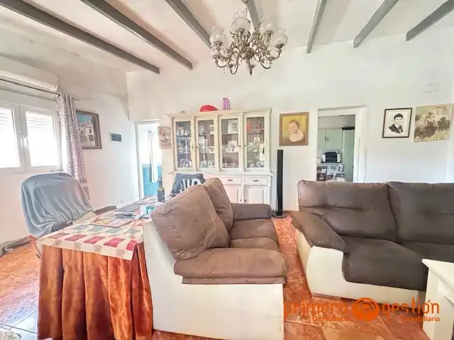 Sala d'estar de Casa o xalet en venda en Carmona amb Aire condicionat, Calefacció i Piscina