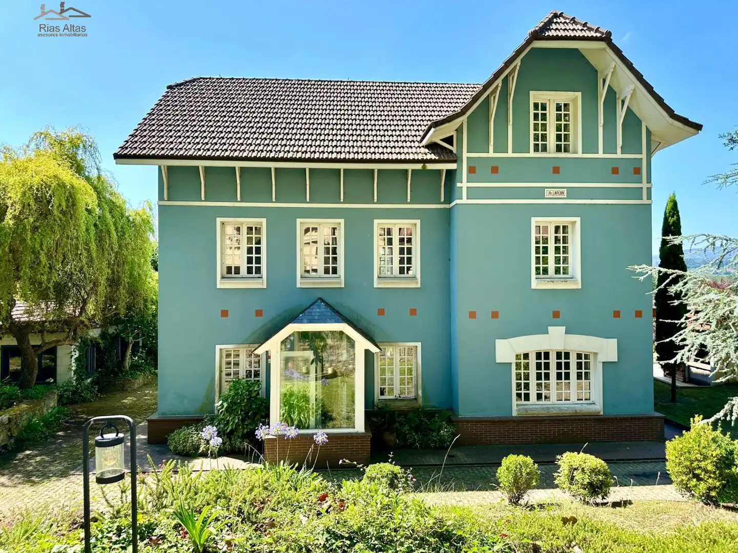 Vista exterior de Casa o chalet en venta en Cambre  con Calefacción, Jardín privado y Terraza