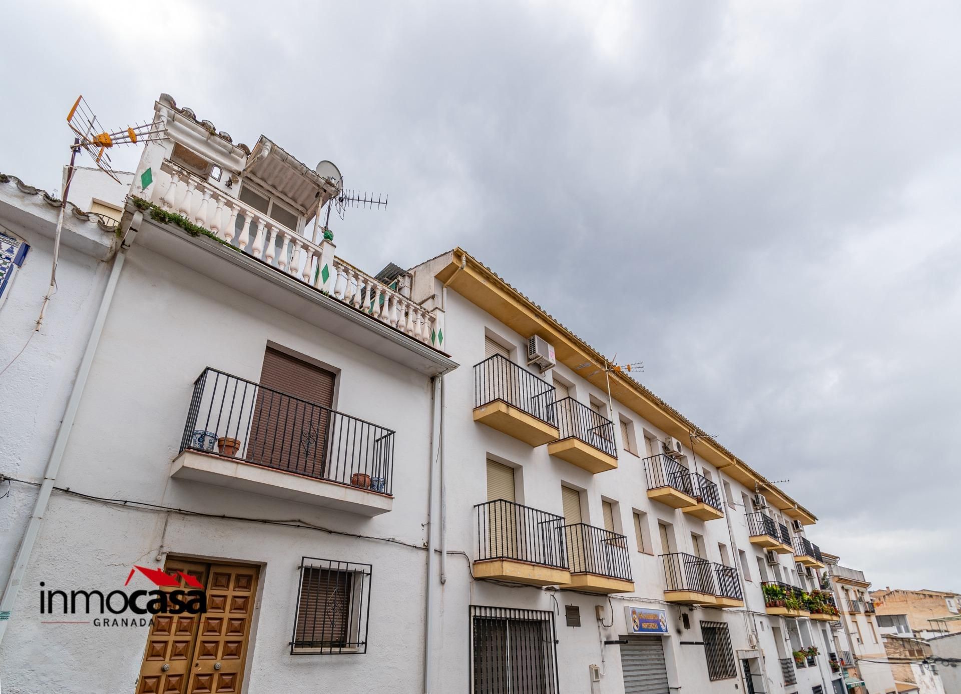 Vista exterior de Casa adosada en venda en Montefrío