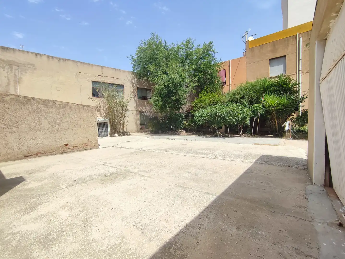 Vista exterior de Casa o xalet en venda en Petrer amb Jardí privat, Terrassa i Traster