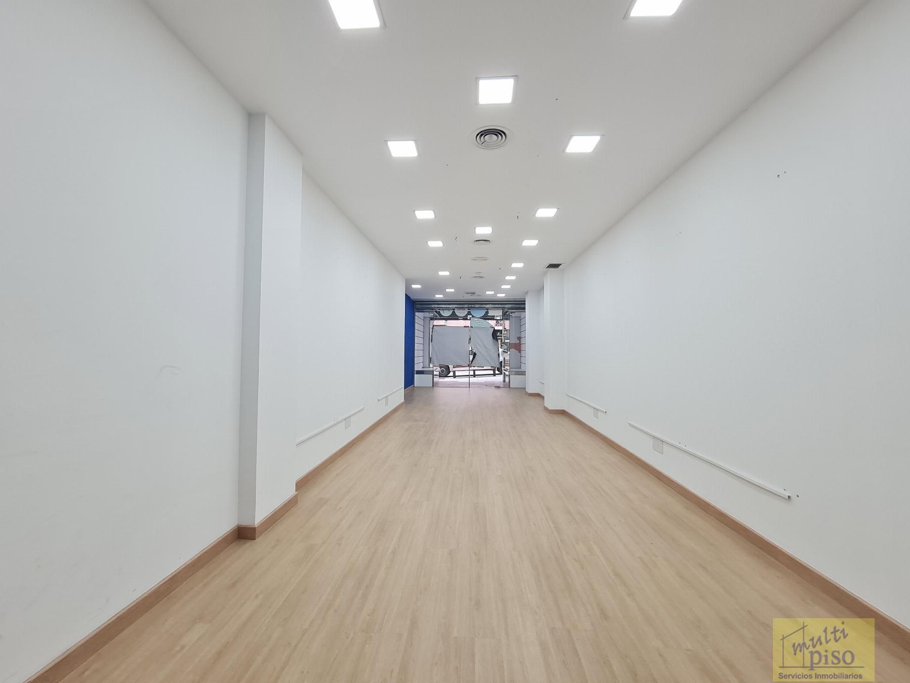 Local en venta en Cornellà de Llobregat con Aire acondicionado y Terraza