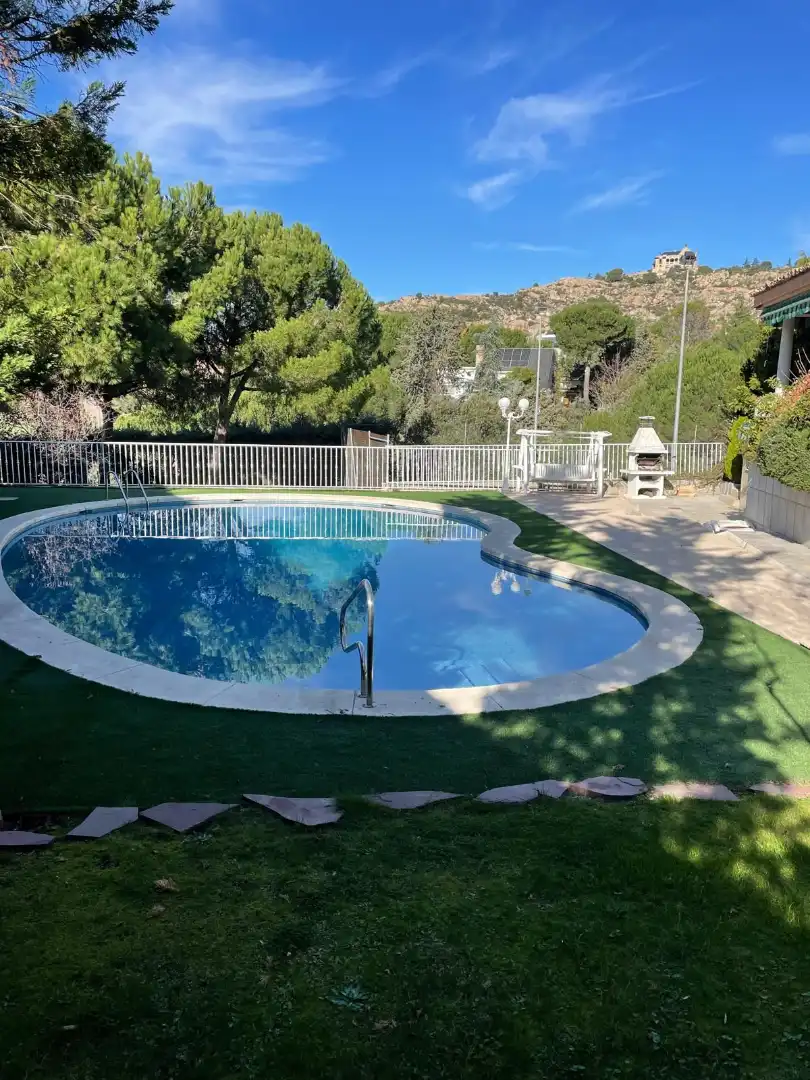 Piscina de Casa o chalet en venta en Torrelodones con Aire acondicionado, Calefacción y Jardín privado