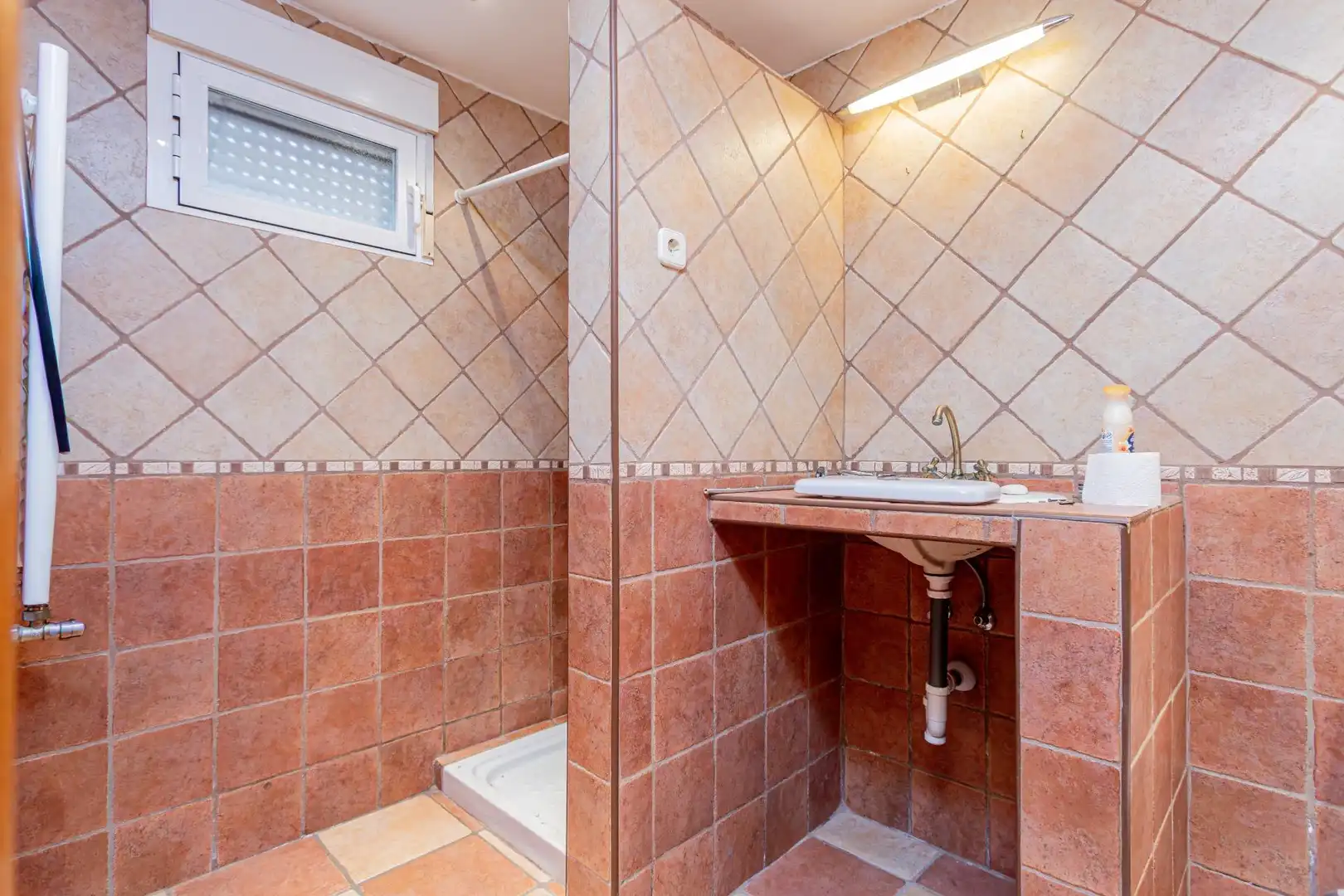 Bathroom of Houses for sale in Guadalix de la Sierra  with Heating, Terrace and Swimming Pool