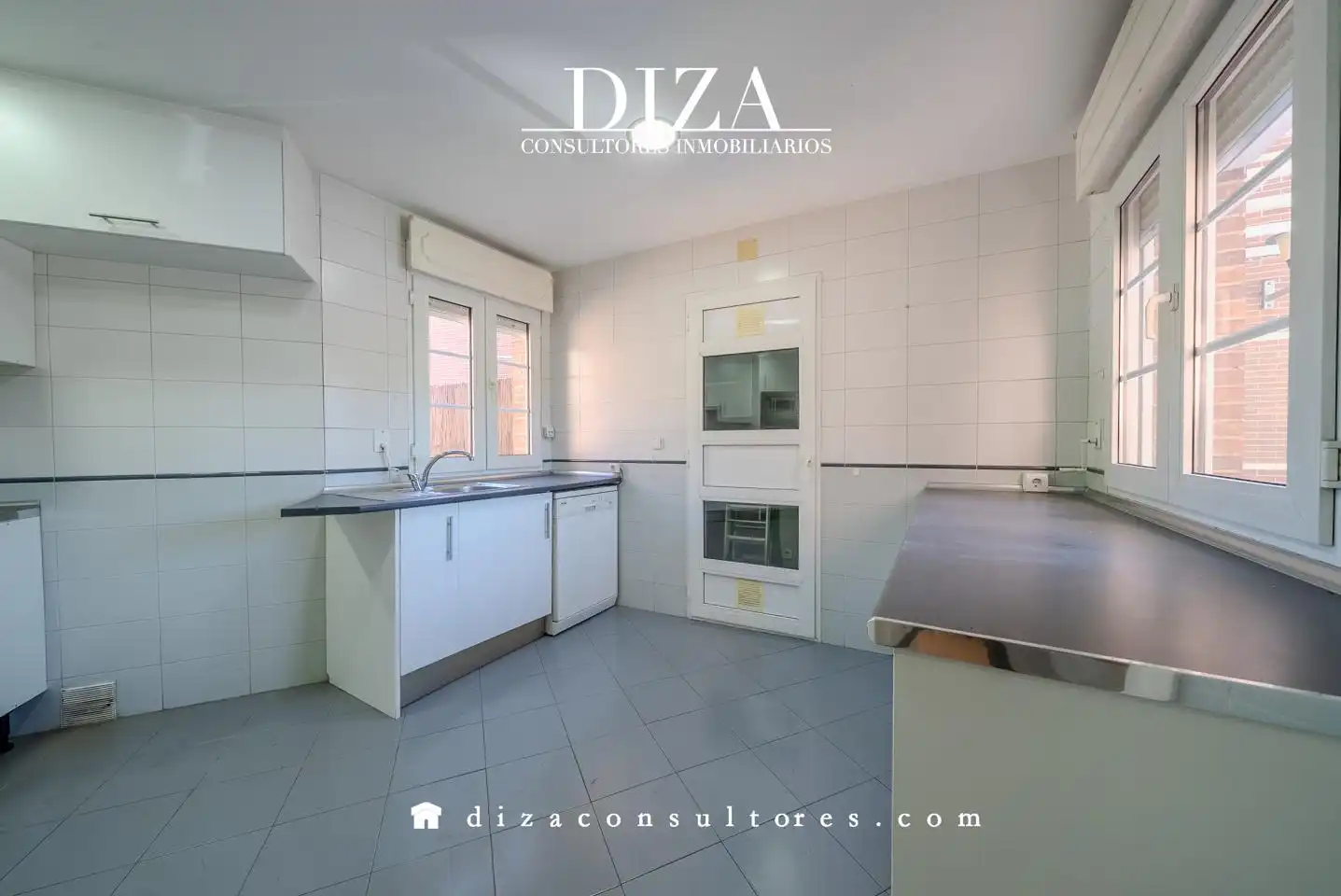 Kitchen of Houses for rent in Madrid  with Heating, Private garden and Terrace