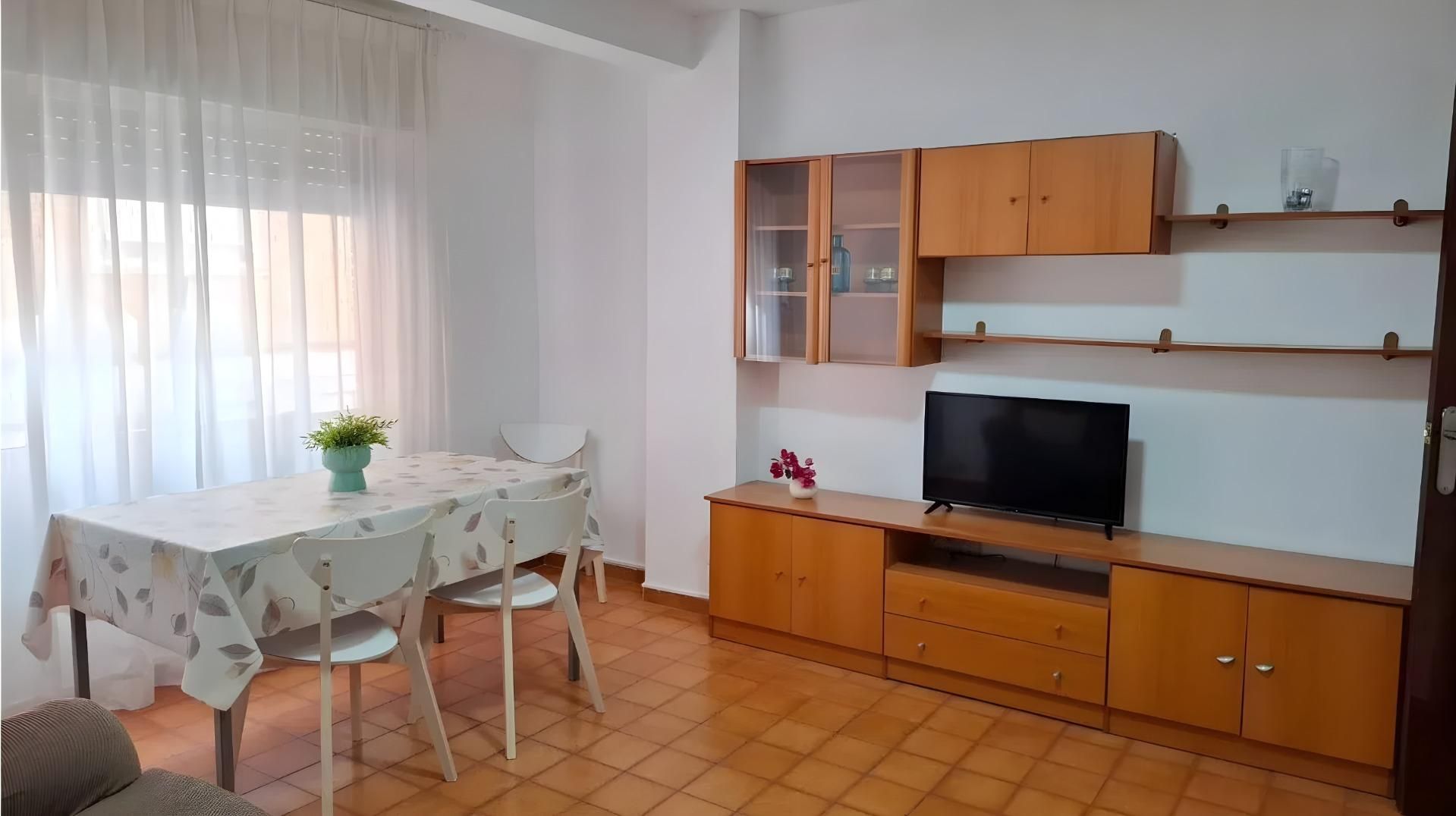 Flat to rent in Calle RIBERA GENIL, Fígares