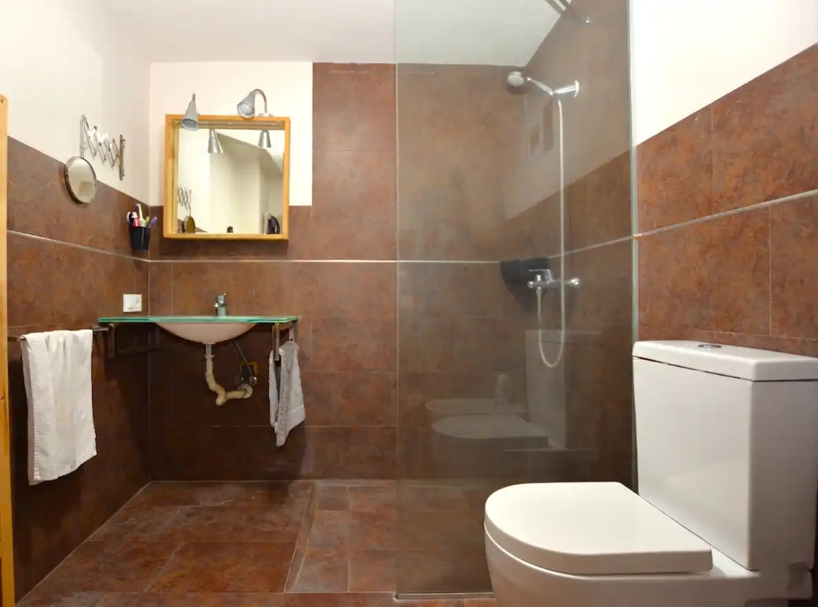 Bathroom of Buildings for sale in Sevilla