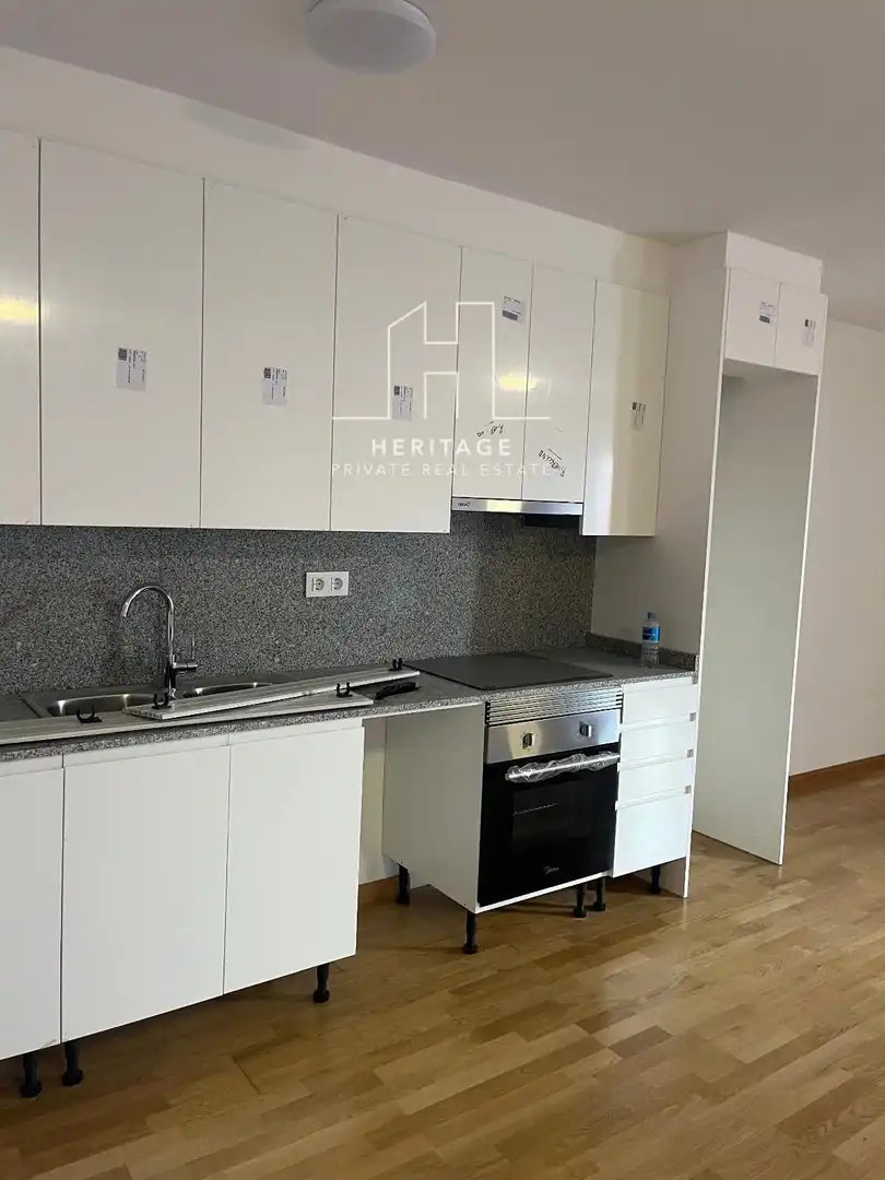 Cuina de Pis de lloguer en Barcelona amb Aire condicionat, Calefacció i Terrassa