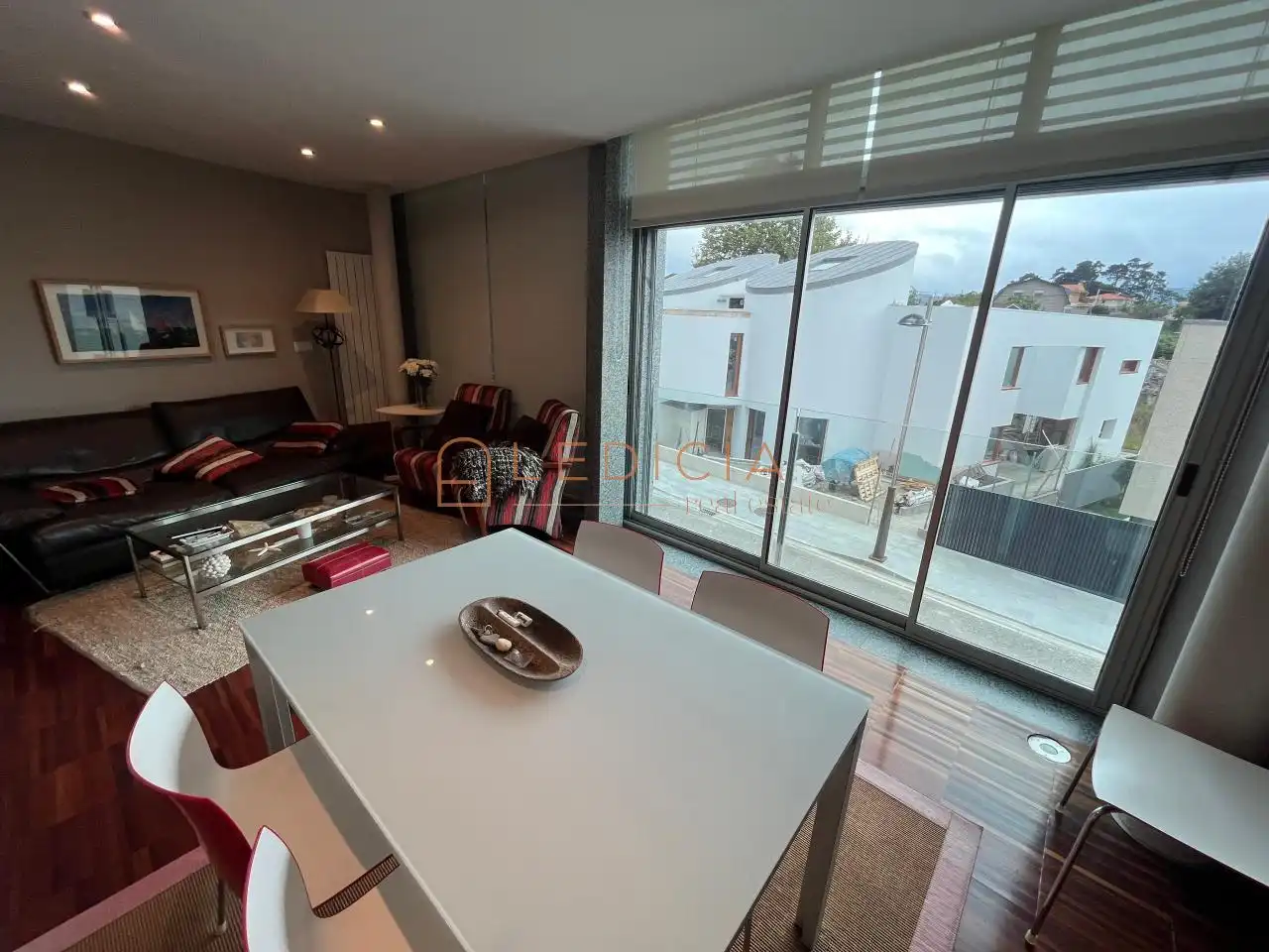 Menjador de Pis de lloguer en Nigrán amb Calefacció, Parquet i Terrassa