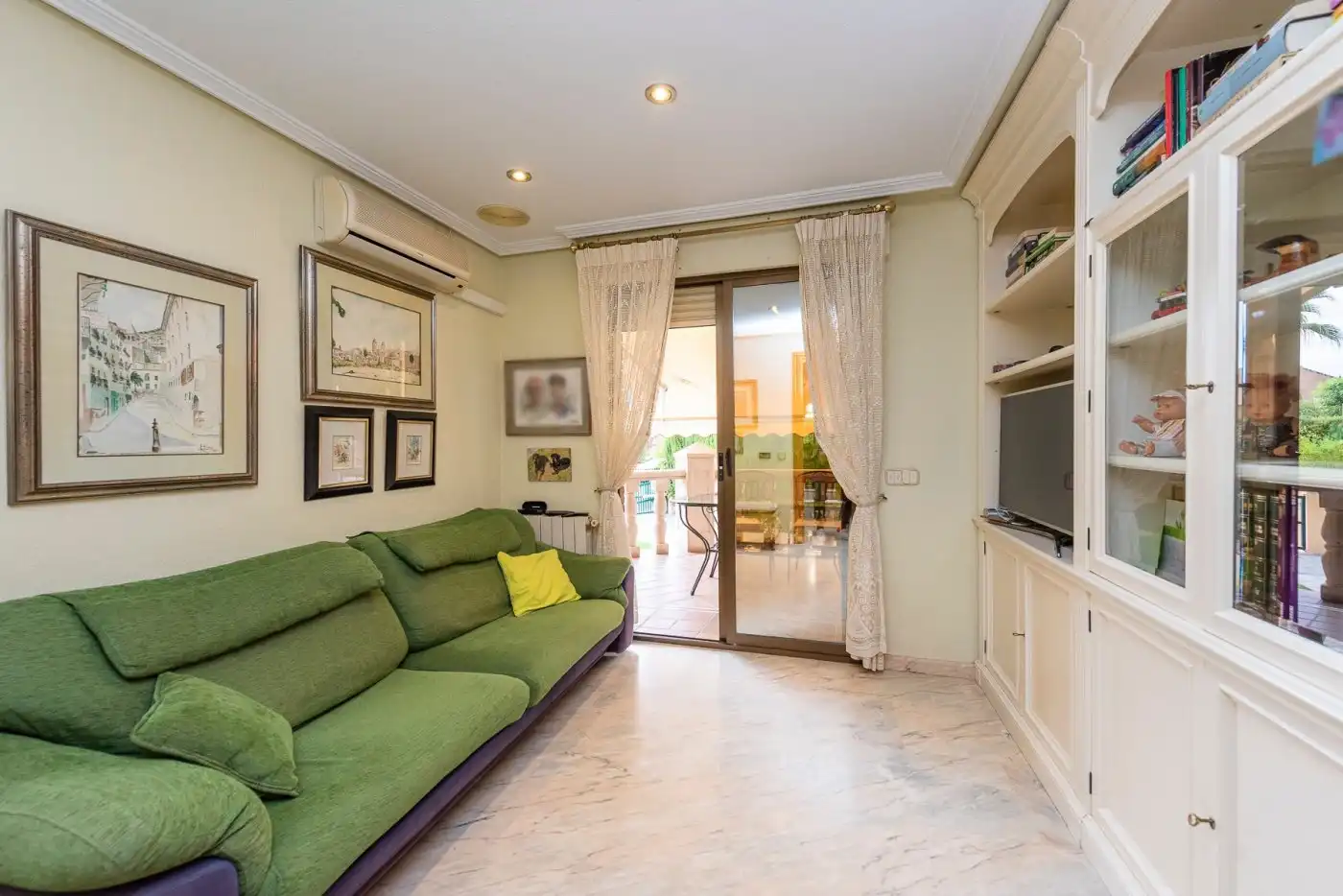 Living room of Houses for sale in Petrer  with Air Conditioner, Heating and Private garden