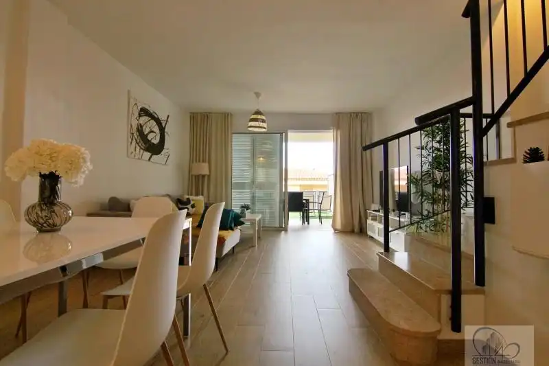 Sala de estar de Casa o chalet en venta en Santiago del Teide con Alarma y Piscina comunitaria