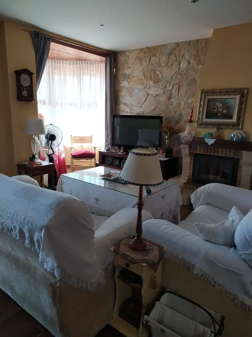 Detached house with pool for sale in Villanueva del Río y Minas, imagen 8