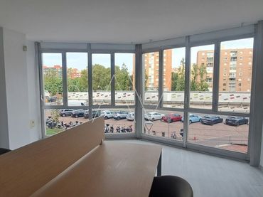 Bureau avec ascenseur à louer à CORTS CATALANES (Barcelona)