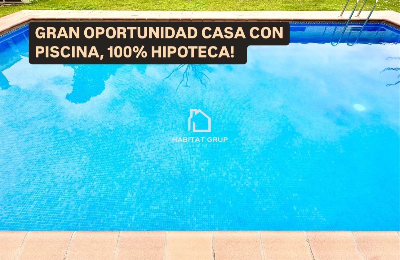 Piscina de Casa adosada en venda en Bescanó amb Calefacció, Jardí privat i Terrassa