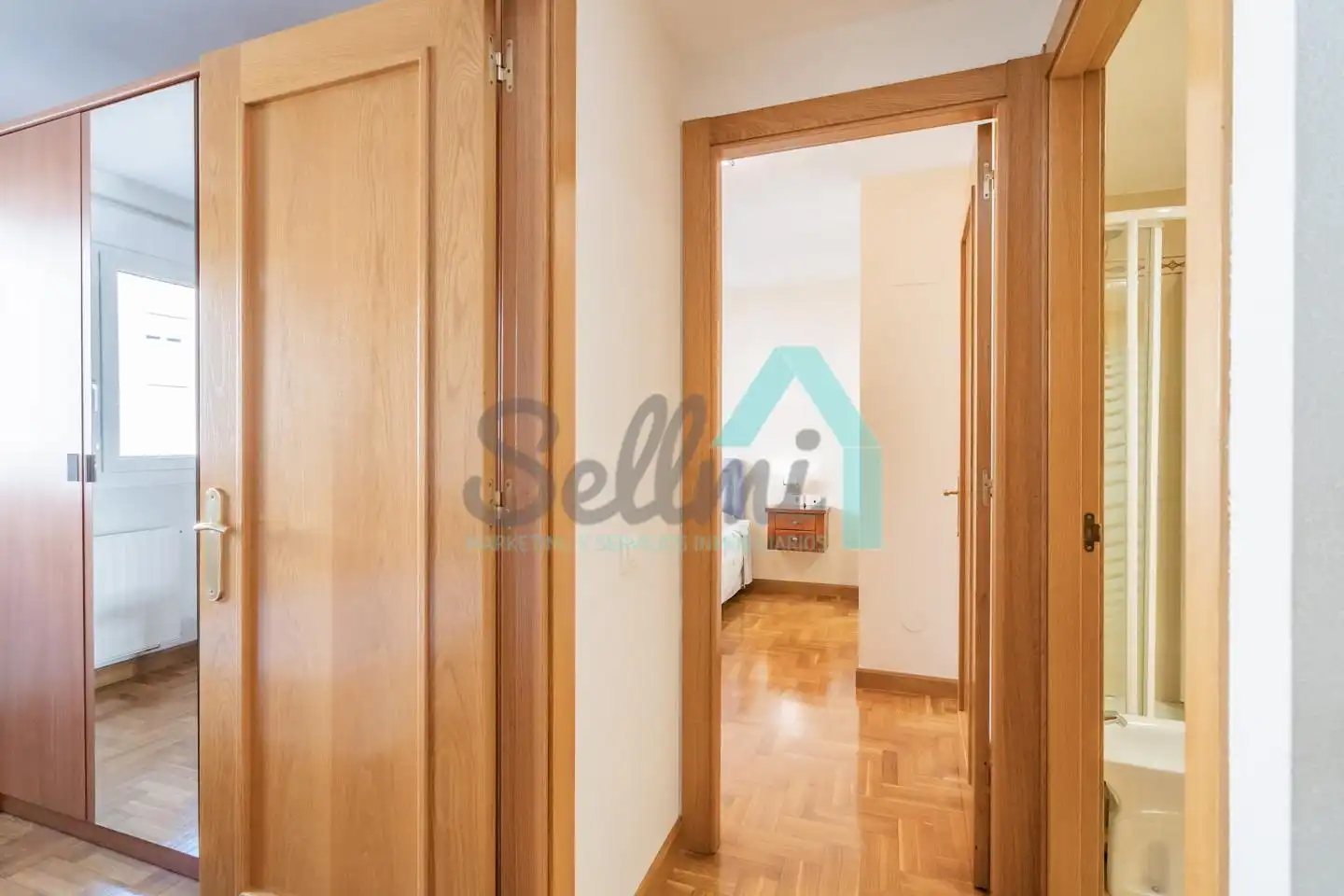 Flat for rent in Oviedo   with Heating, Parquet flooring and Furnished