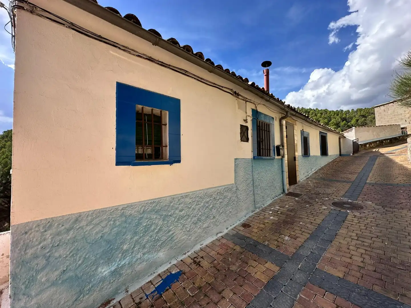 Vista exterior de Casa o chalet en venta en Cuenca Capital con Trastero y Amueblado