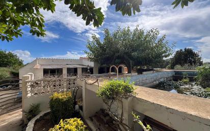 Vista exterior de Finca rústica en venda en Sant Lluís amb Jardí privat