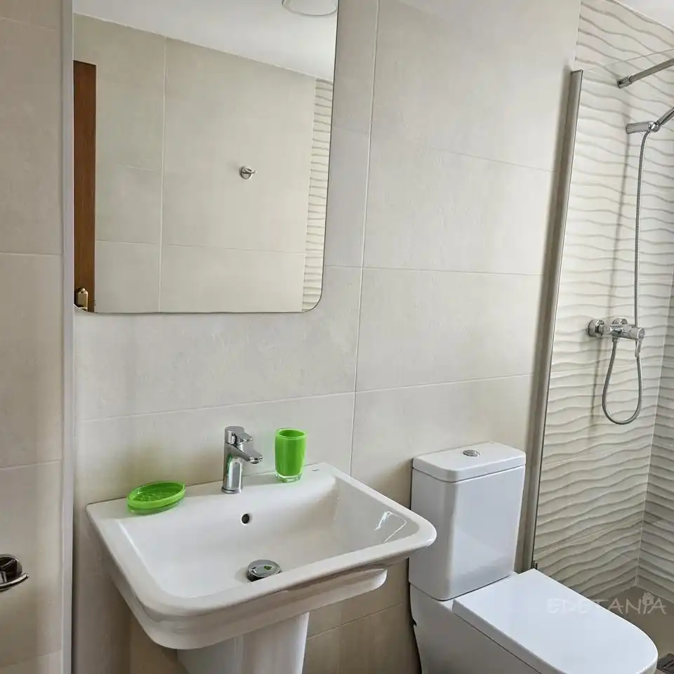 Baño de Piso de alquiler en Moncada con Aire acondicionado, Amueblado y Internet