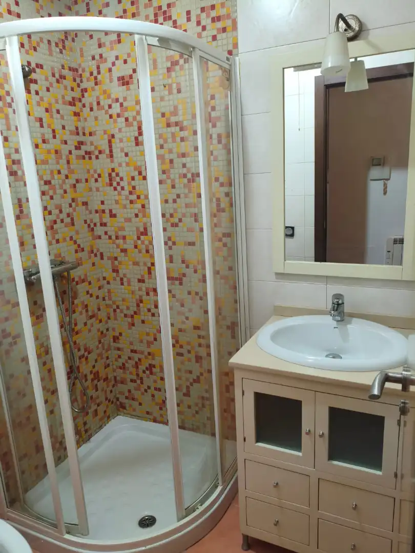 Badezimmer von Wohnung zur Miete in Ocaña mit Heizung, Abstellraum und Möbliert