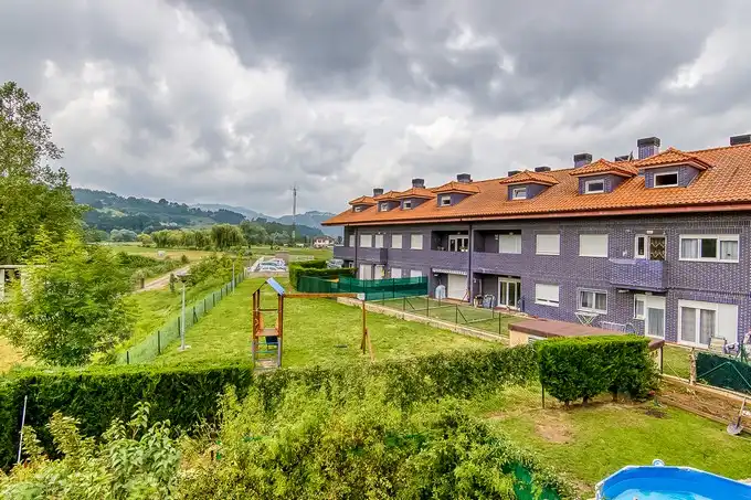 Piso en venta en C/ Pomaluengo - Urb Residencial Pisueña -, Castañeda