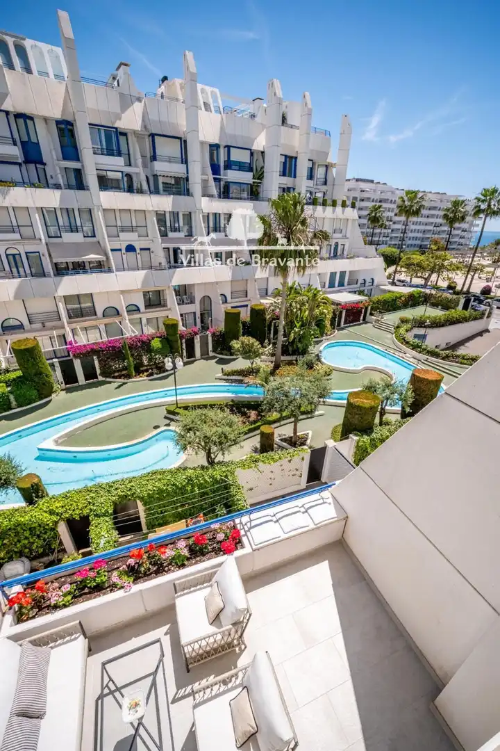 Vista exterior de Dúplex en venta en Marbella con Aire acondicionado, Calefacción y Parquet