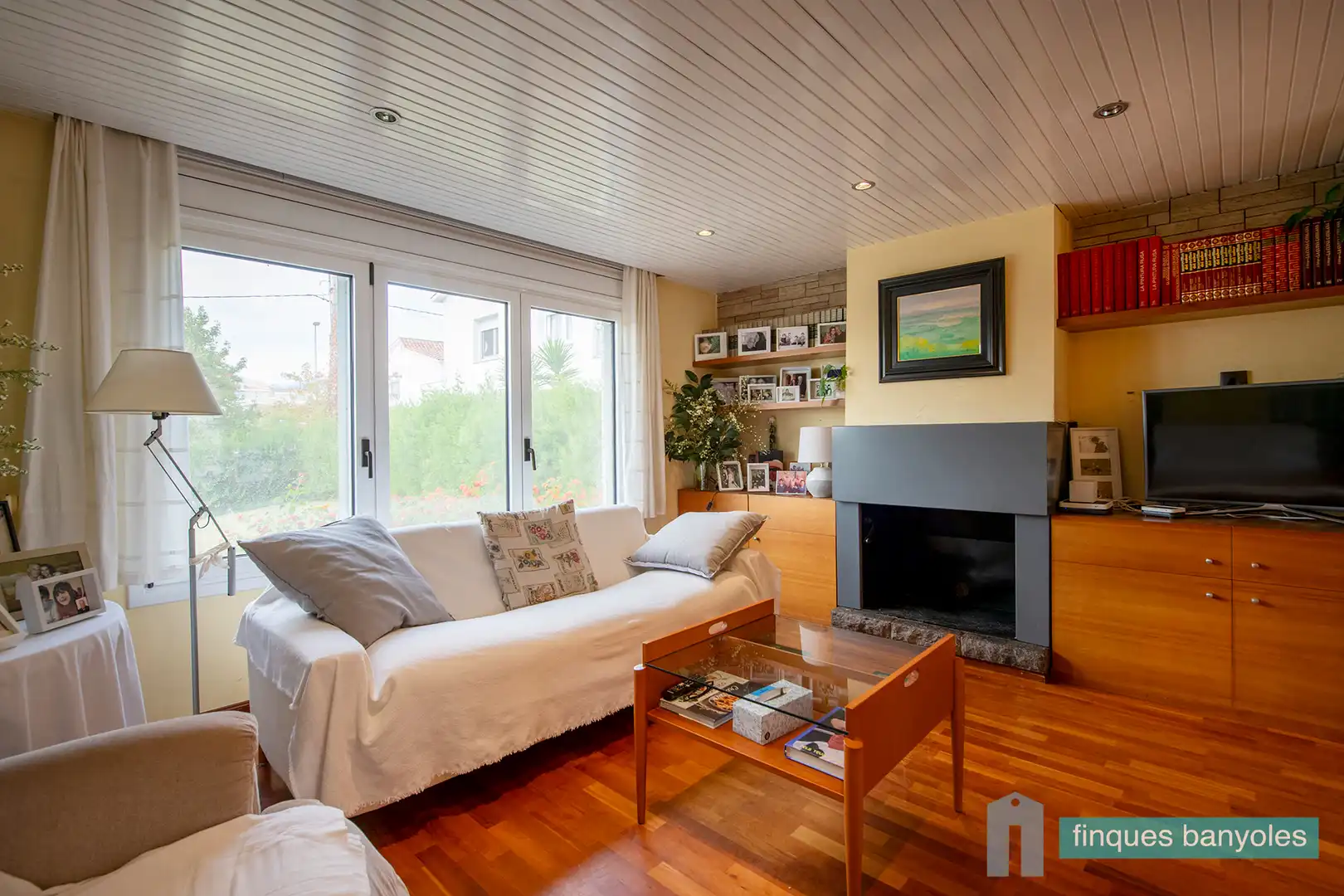 Living room of Houses for sale in Banyoles  with Air Conditioner, Heating and Private garden