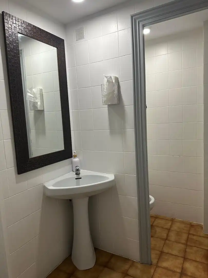 Baño de Local en traspaso en Igualada con Aire acondicionado