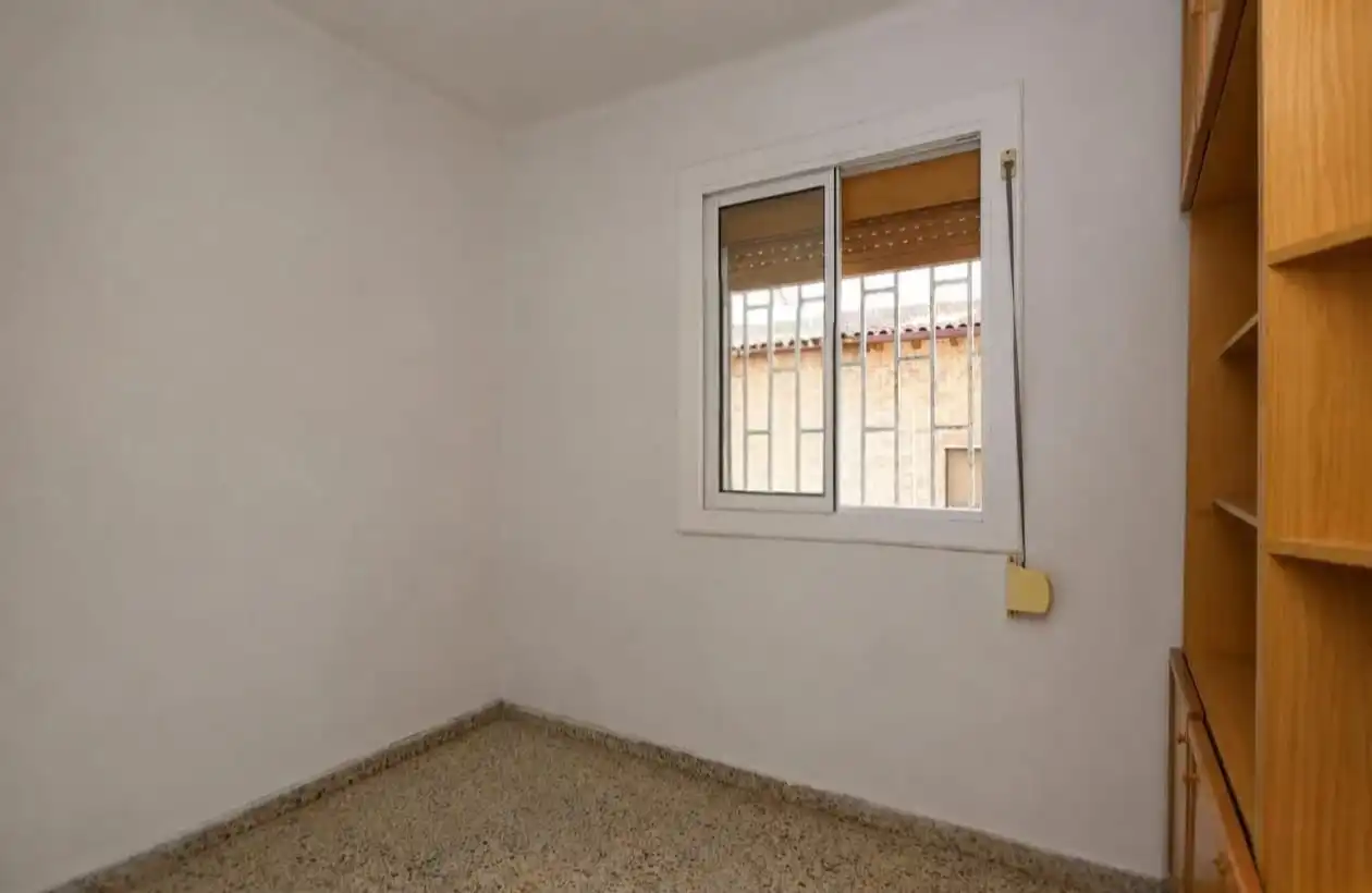 Habitación de Piso en venta en L'Hospitalet de Llobregat con Terraza y Balcón